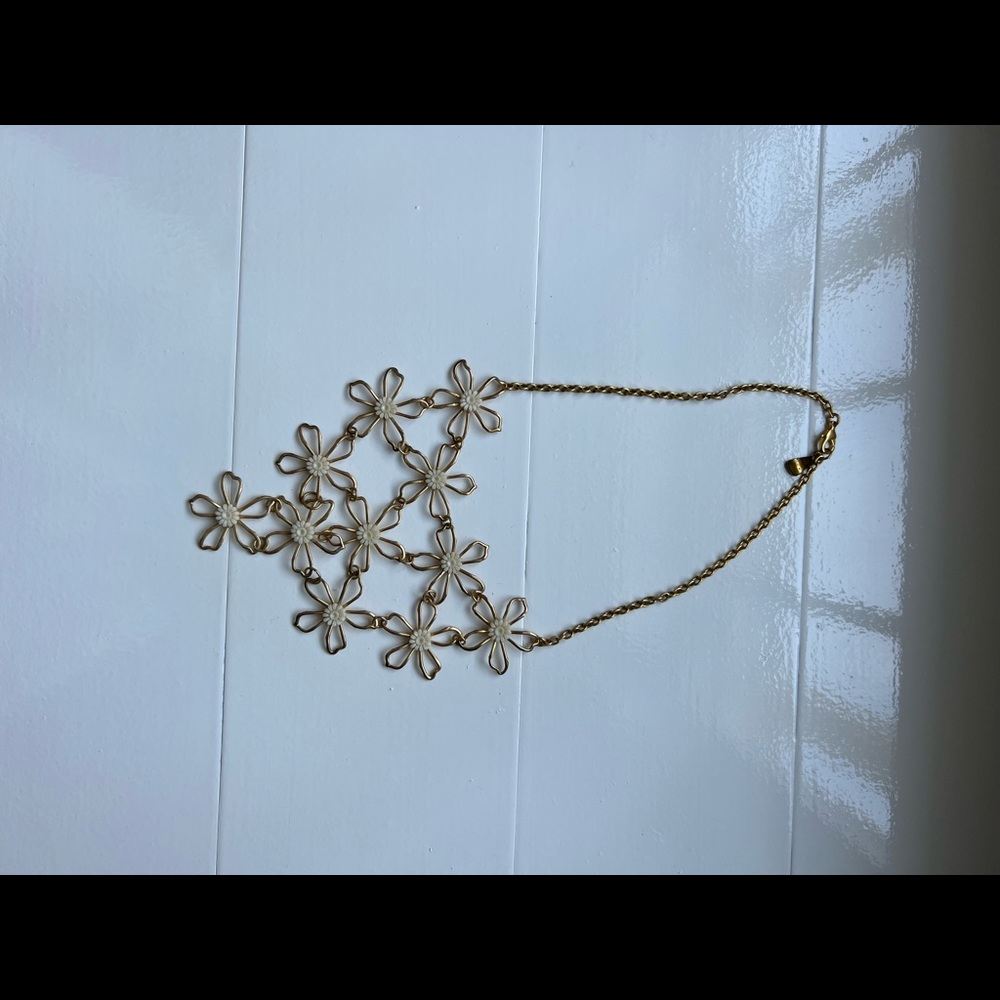 Flower necklace